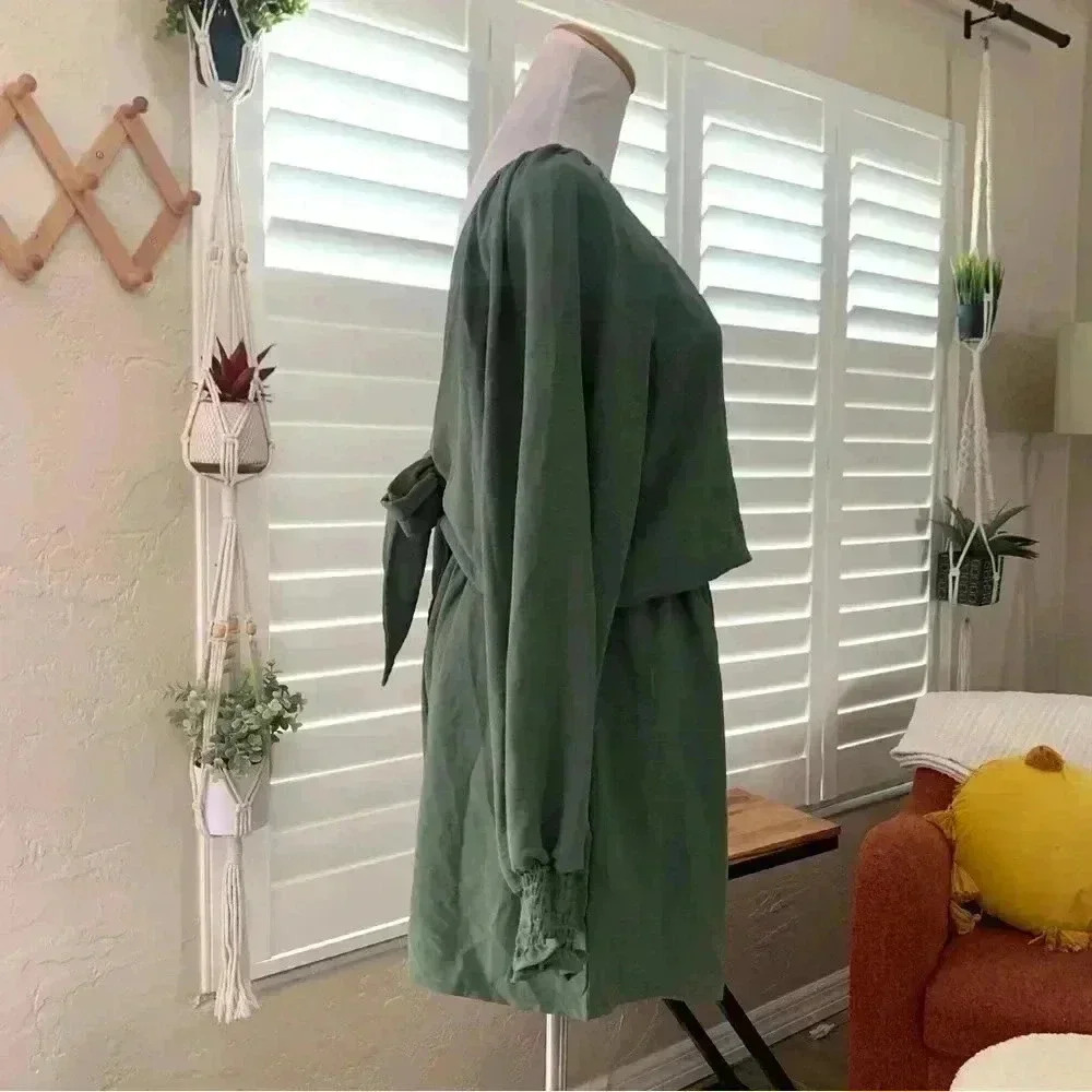 Army green jumper with tie in back - Picture 3 of 7